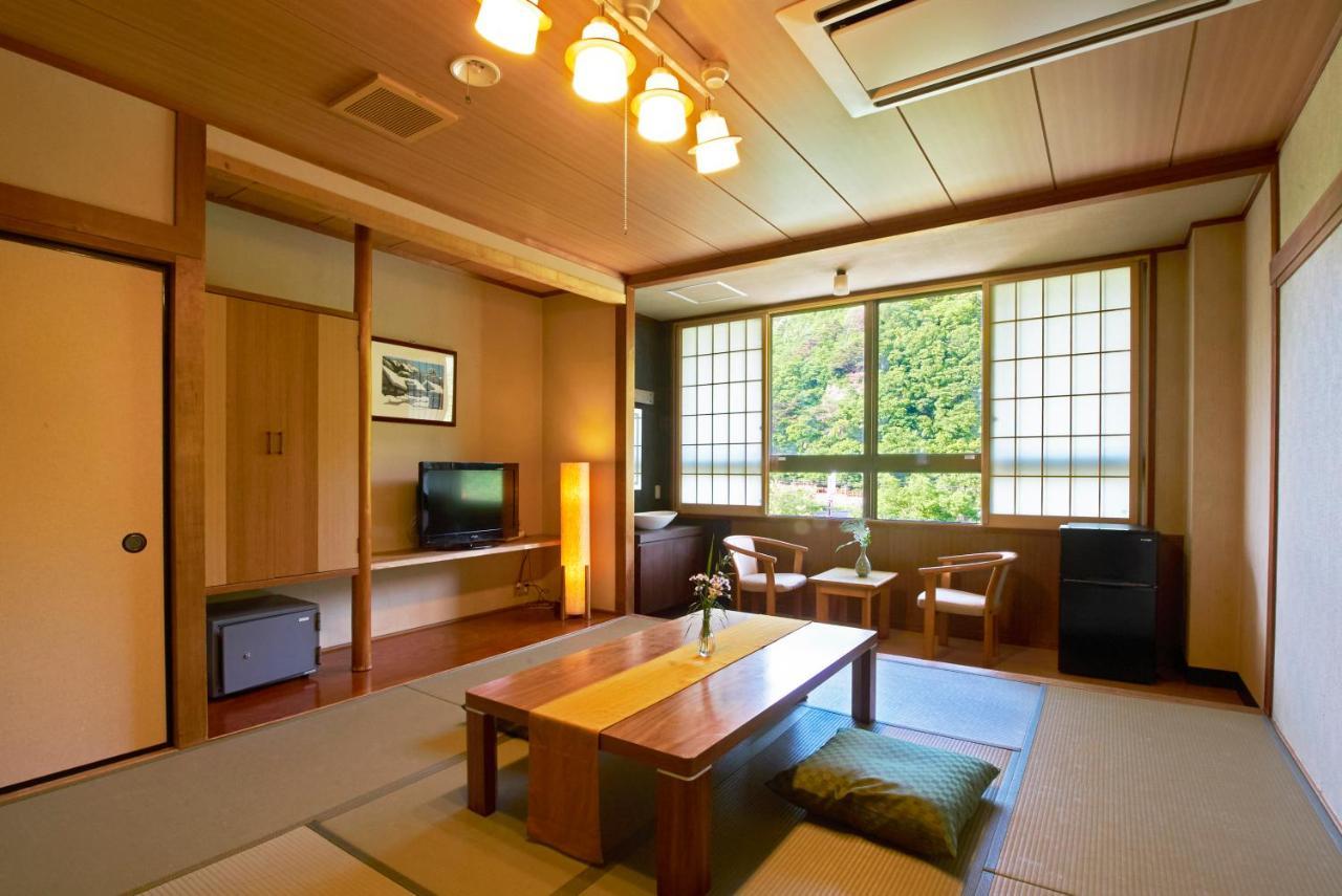 Yutoriro Bandai Atami Hotell Koriyama  Eksteriør bilde